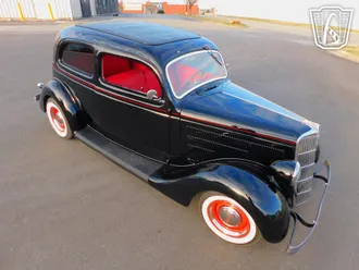 1935 Ford Tudor photo 4