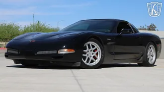 2001 Chevrolet Corvette photo 2