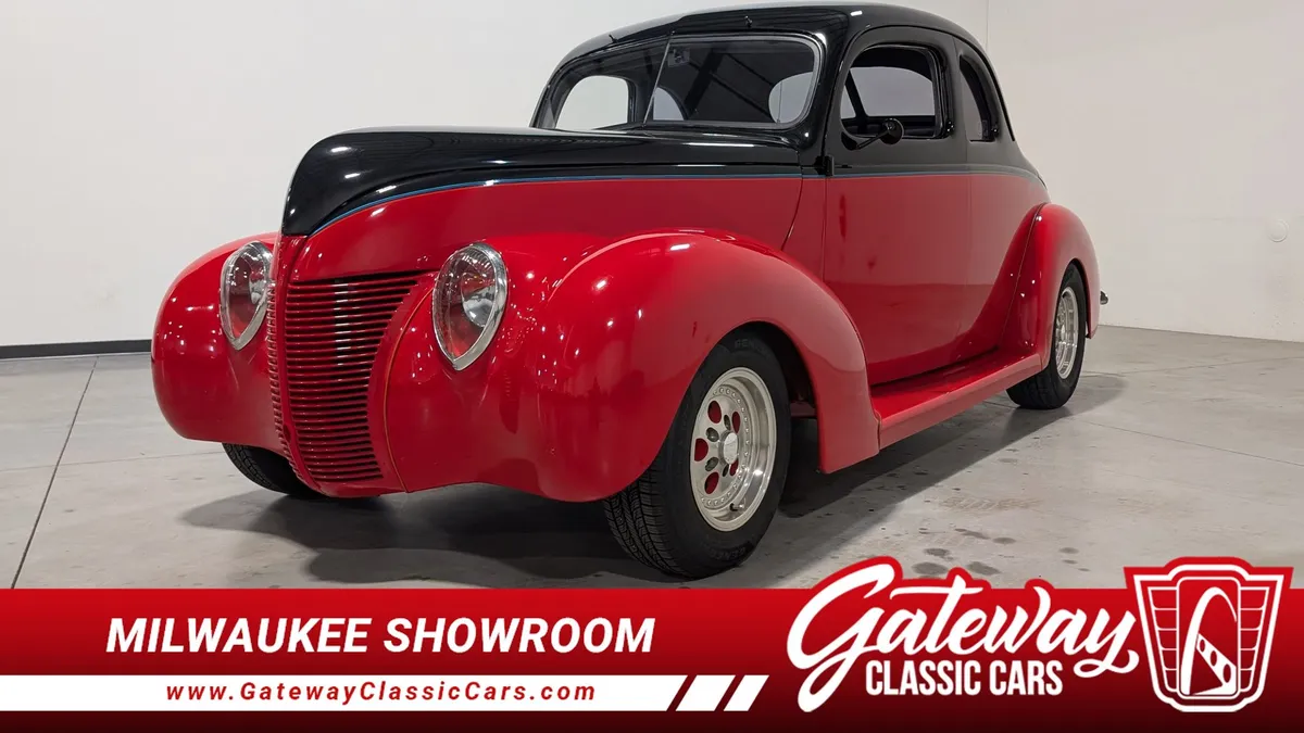 1939 Ford Custom