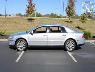 2006 Volkswagen Phaeton photo 2
