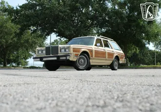 1981 Chrysler LeBaron photo 3