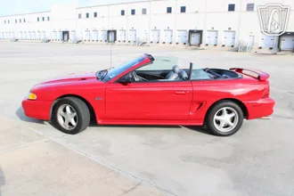 1995 Ford Mustang photo 2