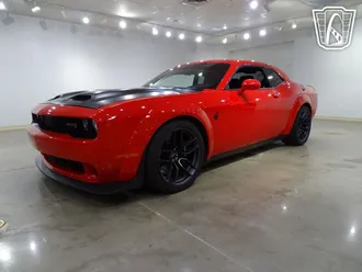 2019 Dodge Challenger photo 2