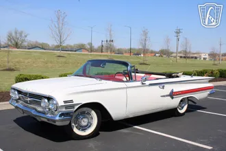 1960 Chevrolet Impala photo 2