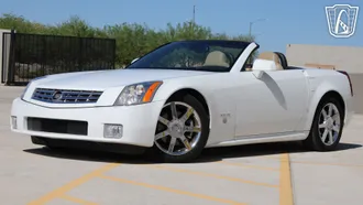 2008 Cadillac XLR photo 3