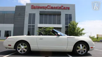 2002 Ford Thunderbird photo 4