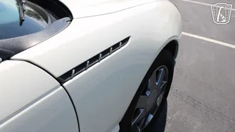 2002 Ford Thunderbird photo 7
