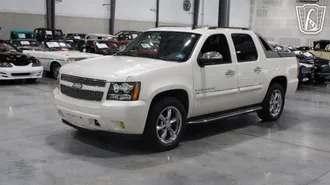 2008 Chevrolet Avalanche photo 2