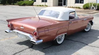 1957 Ford Thunderbird photo 3