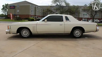 1979 Chrysler 300 photo 3