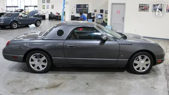 2003 Ford Thunderbird photo 3