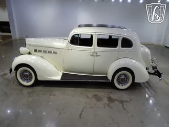 1936 Packard Eight Sedan photo 6