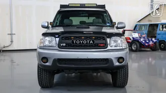 2002 Toyota Sequoia photo 4