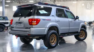 2002 Toyota Sequoia photo 6