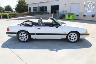 1989 Ford Mustang photo 4