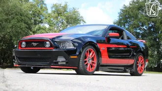 2013 Ford Mustang photo 2