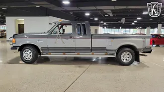 1987 Ford F250 photo 3
