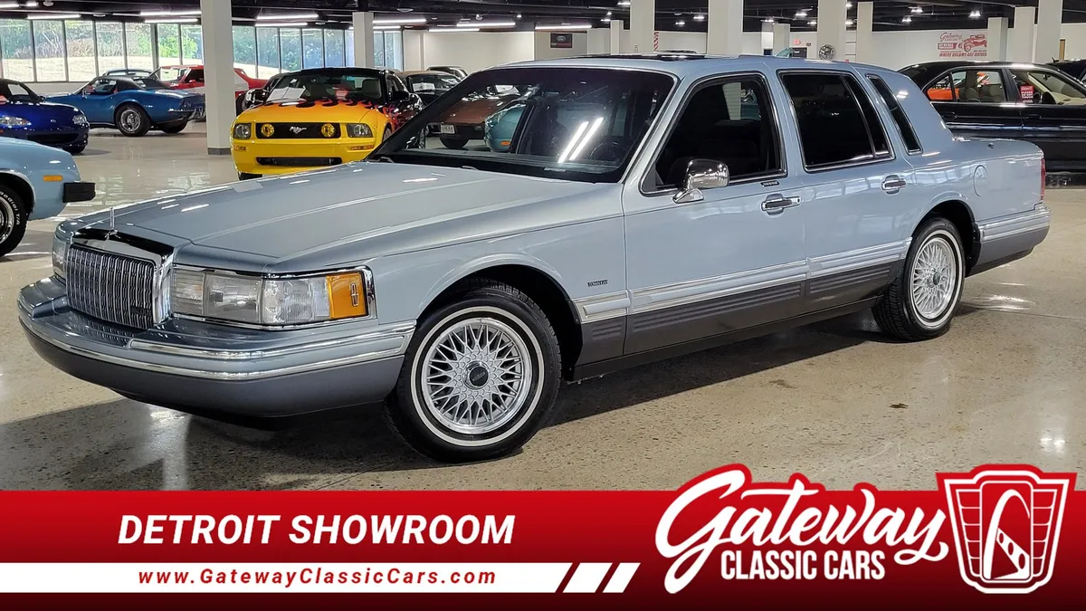 1993 Lincoln Town Car Signature
