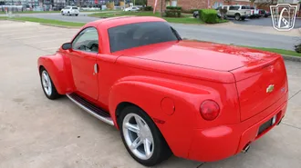 2004 Chevrolet SSR photo 3