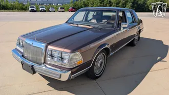 1987 Lincoln Continental photo 2