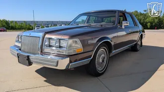 1987 Lincoln Continental photo 3