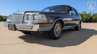 1987 Lincoln Continental photo 4