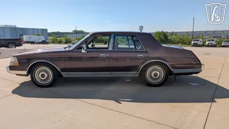 1987 Lincoln Continental photo 6