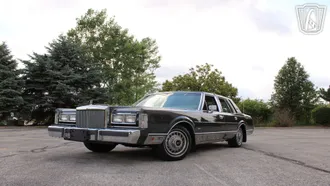 1986 Lincoln Town Car photo 5