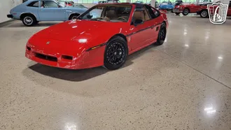 1988 Pontiac Fiero photo 2