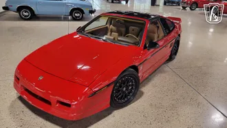 1988 Pontiac Fiero photo 5