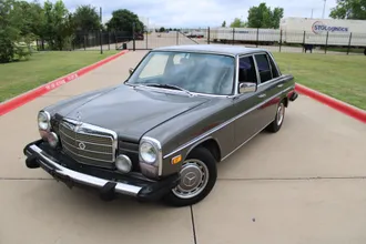 1976 Mercedes-Benz 300D photo 2