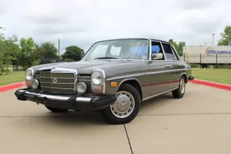 1976 Mercedes-Benz 300D photo 3