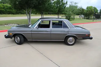 1976 Mercedes-Benz 300D photo 5