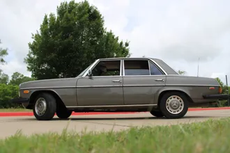 1976 Mercedes-Benz 300D photo 7
