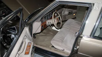 1989 Lincoln Town Car photo 6