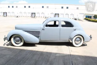 1936 Cord 810 photo 2