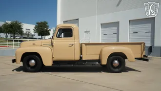 1951 International L 110 photo 6