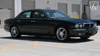 2004 Jaguar XJ8 photo 4