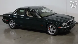 2004 Jaguar XJ8 photo 6