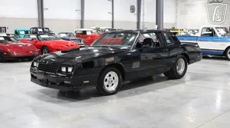 1985 Chevrolet Monte Carlo photo 2