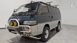 1995 Mitsubishi Delica photo 3