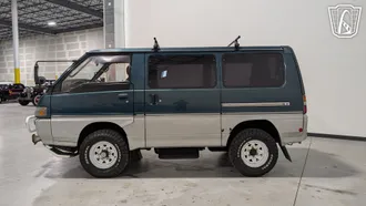 1995 Mitsubishi Delica photo 6