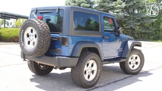 2010 Jeep Wrangler photo 4