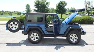 2010 Jeep Wrangler photo 6