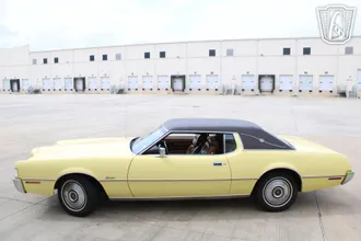 1972 Ford Thunderbird photo 2