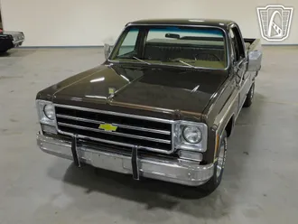 1977 Chevrolet Silverado photo 2