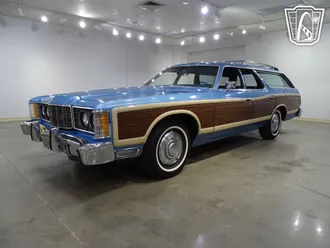 1973 Ford Country Squire photo 3