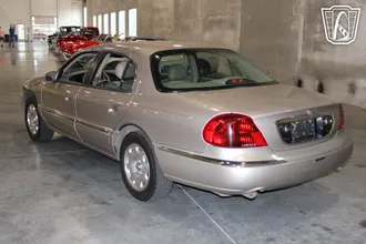 1999 Lincoln Continental photo 3