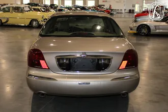 1999 Lincoln Continental photo 4