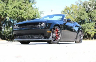 2020 Dodge Challenger photo 2